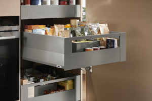 K-BLUM Merivobox E Boxcap 500 mm, 70 kg, Indium szürke, belső, reling