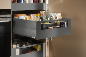 K-BLUM Merivobox E Boxcap 550 mm, 70 kg, Orion szürke, belső, korlát